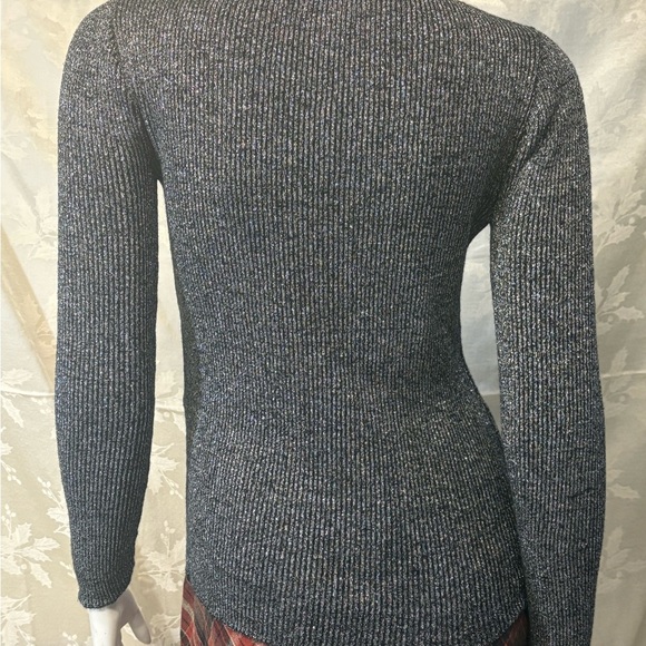 Vintage Eccobay Silver Crew Neck Sweater with Ribbed Texture - Picture 4 of 8